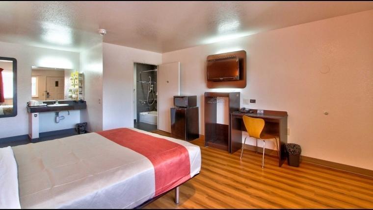 Coastal Valley Inn - Monterey Castroville Bagian luar foto
