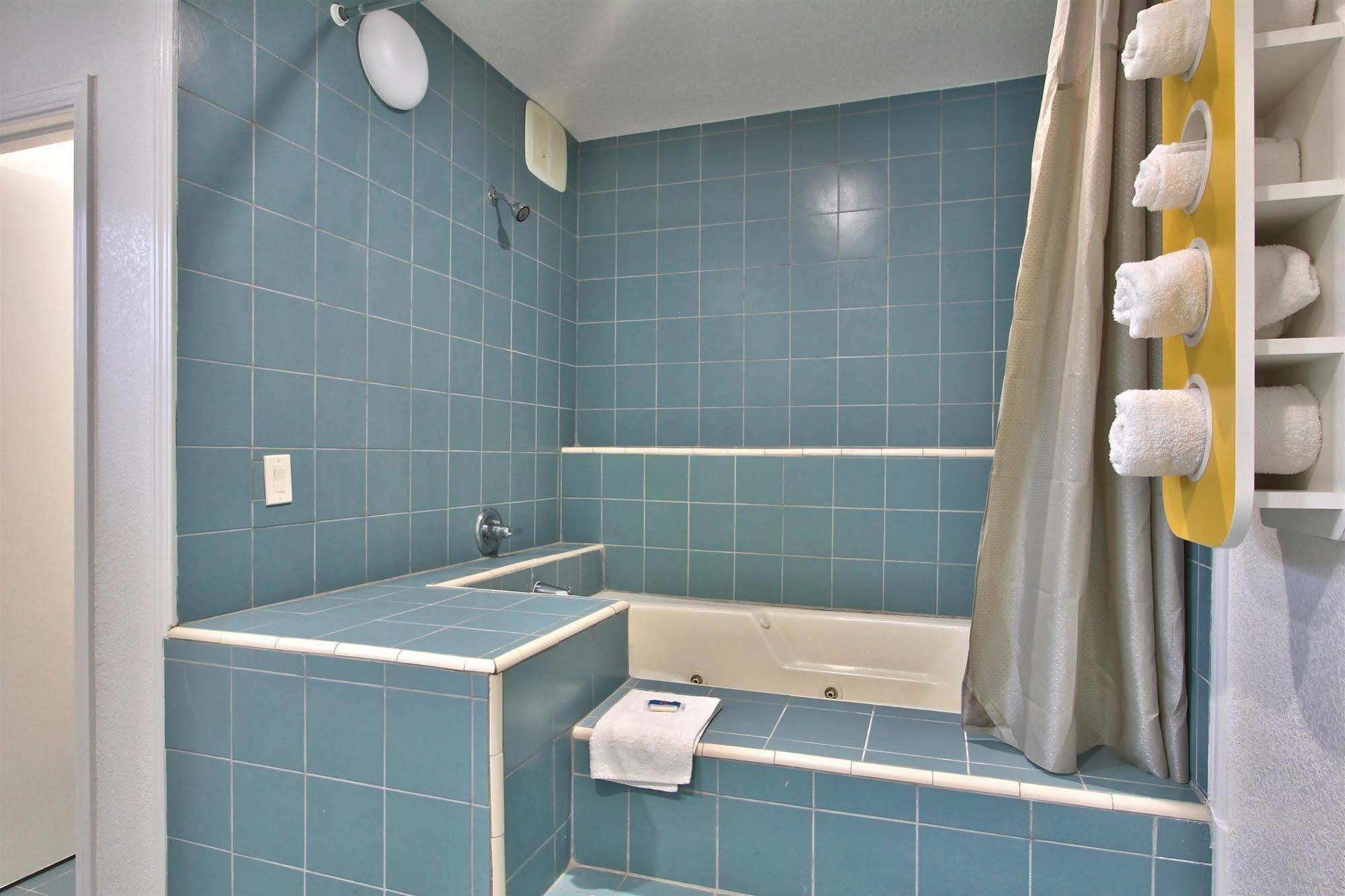 Coastal Valley Inn - Monterey Castroville Bagian luar foto