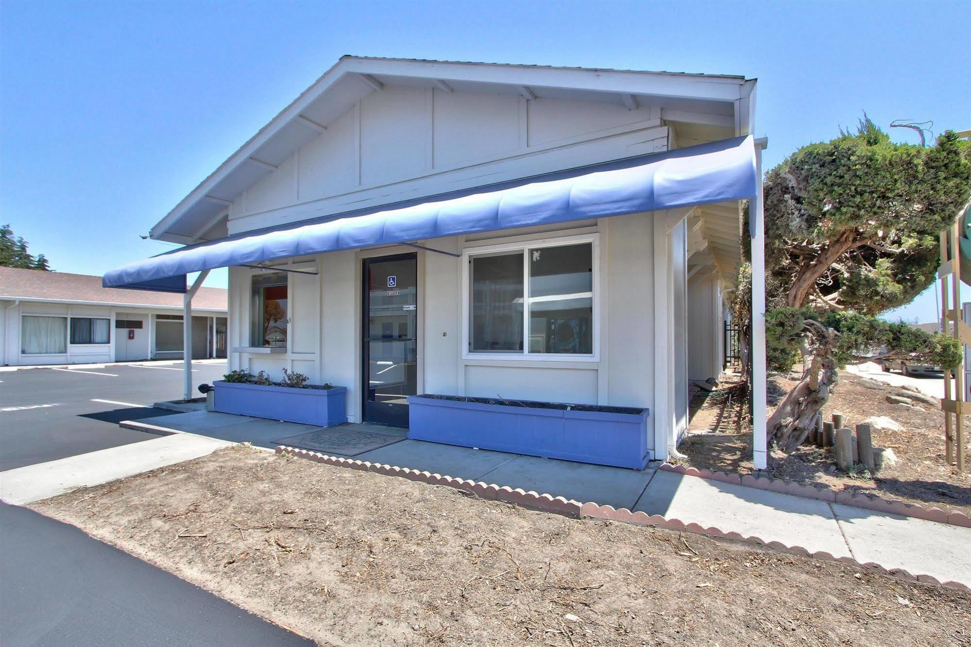 Coastal Valley Inn - Monterey Castroville Bagian luar foto