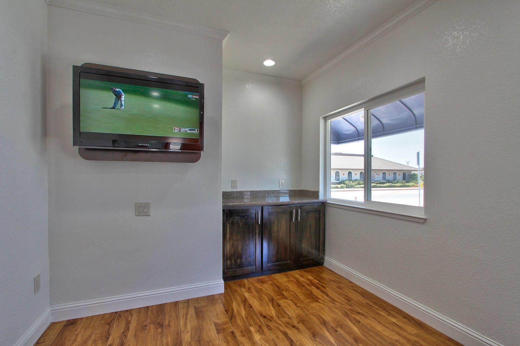 Coastal Valley Inn - Monterey Castroville Bagian luar foto